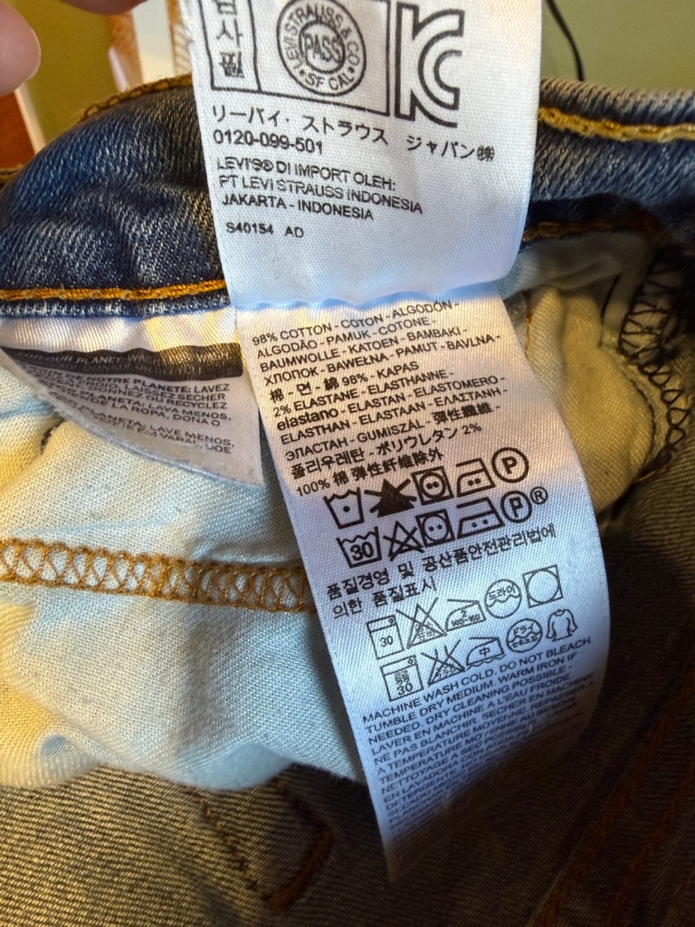 Levi's 502 Straight Leg Jeans in Medium Blue Wash - Picture 7 of 8